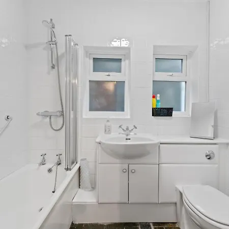1 Bed In Oc-lr156