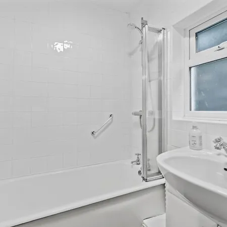 1 Bed In Oc-lr156 *